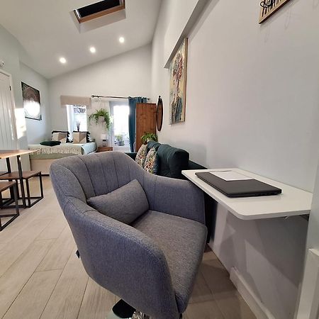 New, Stylish Studio Flat With Private Patio And Free On-Street Parking Check Out At 11Am Bournemouth Luaran gambar