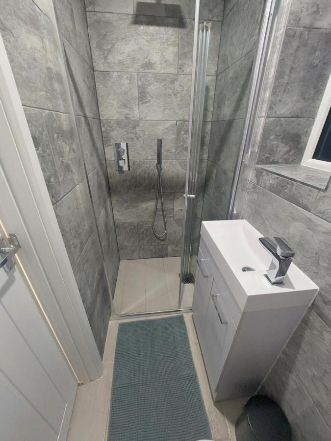 New, Stylish Studio Flat With Private Patio And Free On-Street Parking Check Out At 11Am Bournemouth Luaran gambar