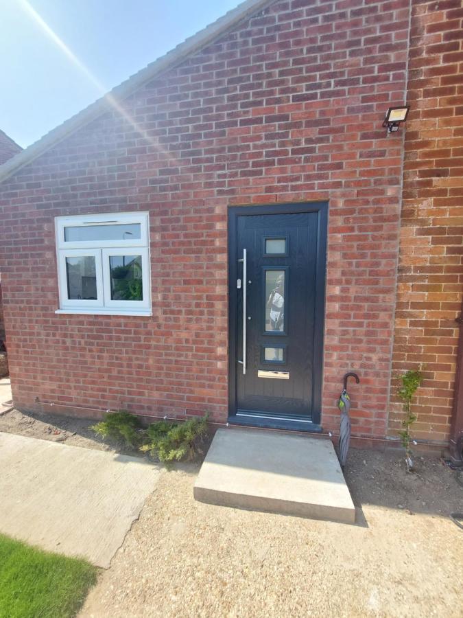 New, Stylish Studio Flat With Private Patio And Free On-Street Parking Check Out At 11Am Bournemouth Luaran gambar