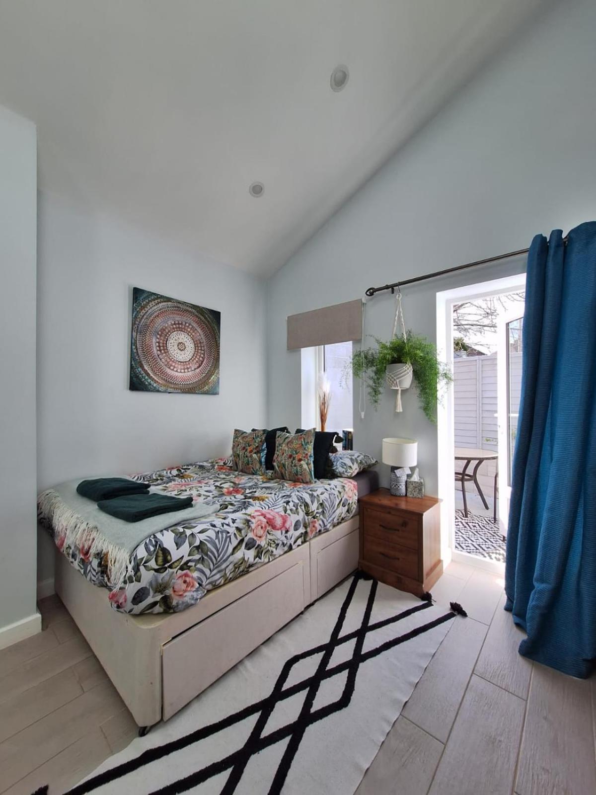 New, Stylish Studio Flat With Private Patio And Free On-Street Parking Check Out At 11Am Bournemouth Luaran gambar