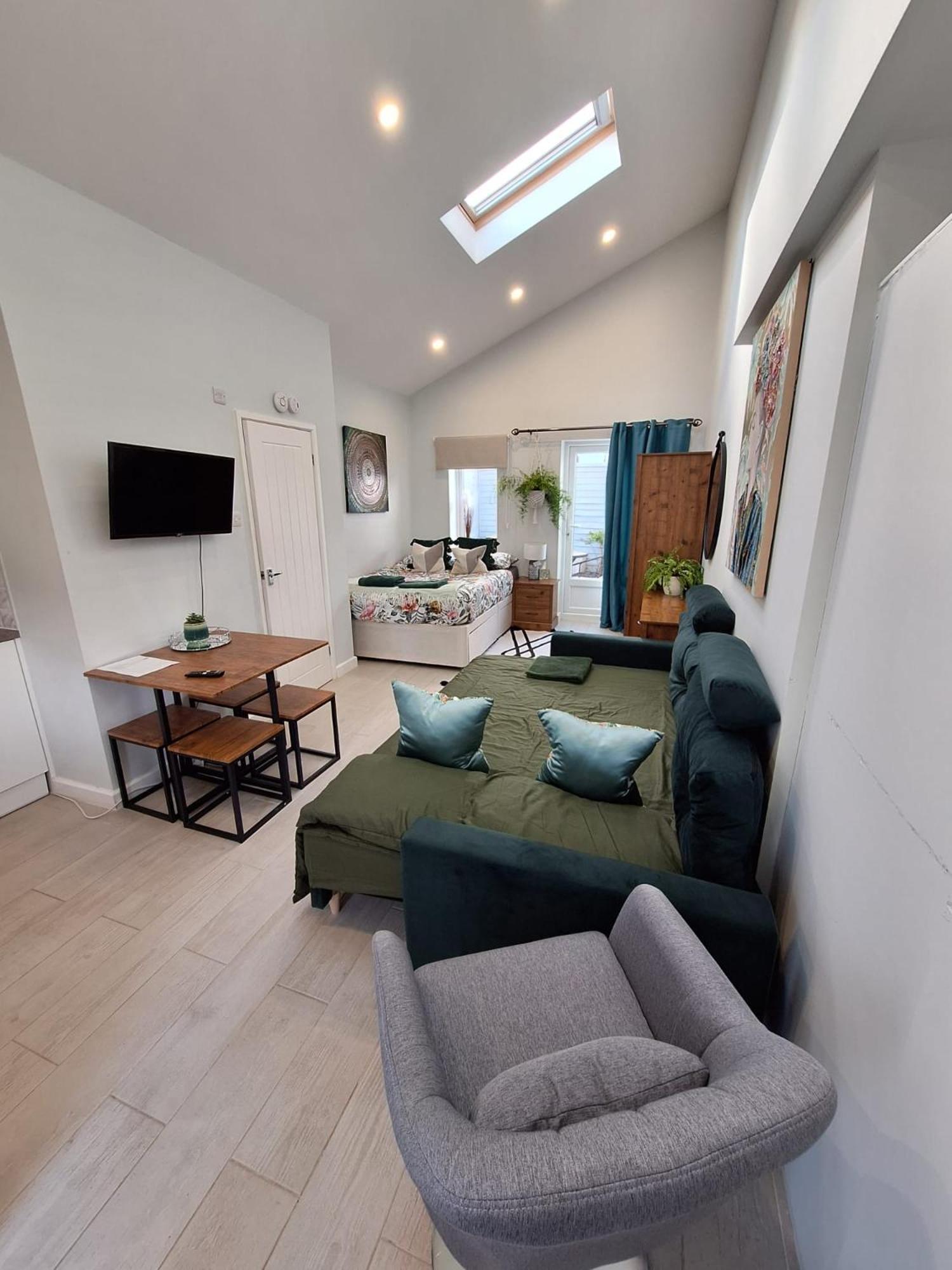New, Stylish Studio Flat With Private Patio And Free On-Street Parking Check Out At 11Am Bournemouth Luaran gambar